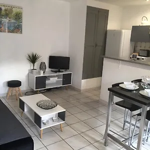 appartement-t2-avec-terrasse-ds-maison-de-village-pres.aixenprovencehotels.org/